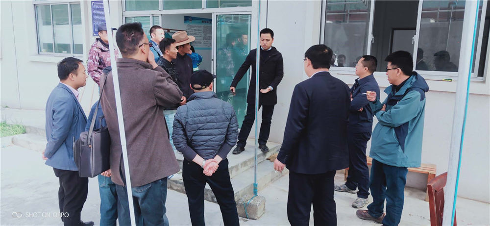 西南督查組在自治區(qū)、日喀則市、吉隆縣、吉隆鎮(zhèn)有關(guān)領(lǐng)導(dǎo)的陪同下對吉隆鎮(zhèn)污水處理廠檢查工作
